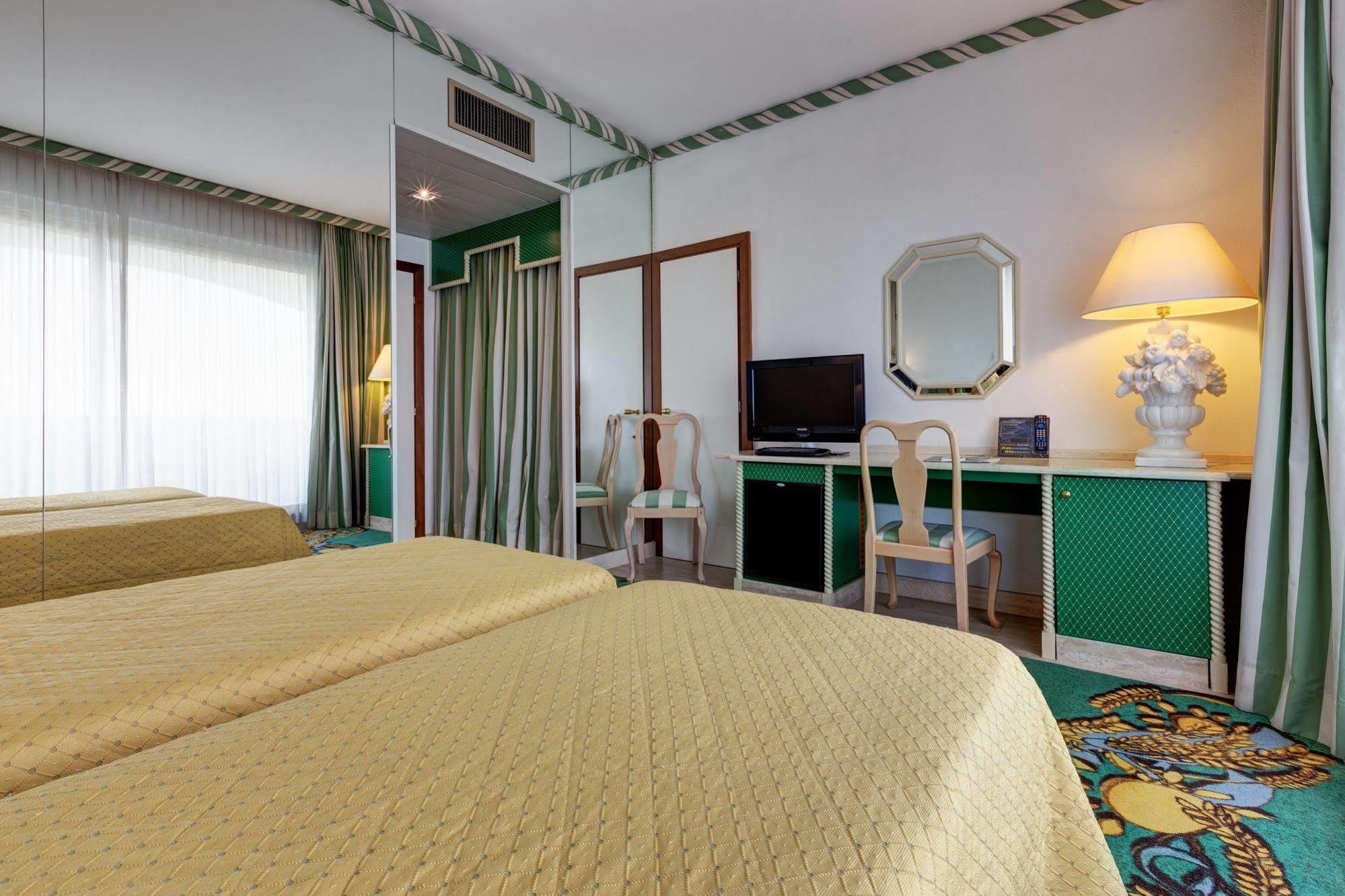 Aris Garden Hotel Casal Palocco Kültér fotó